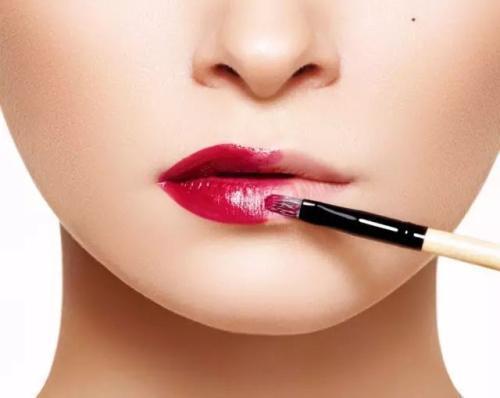 bb霜化妆的时候可以直接涂吗,bb霜怎么化妆不容易掉