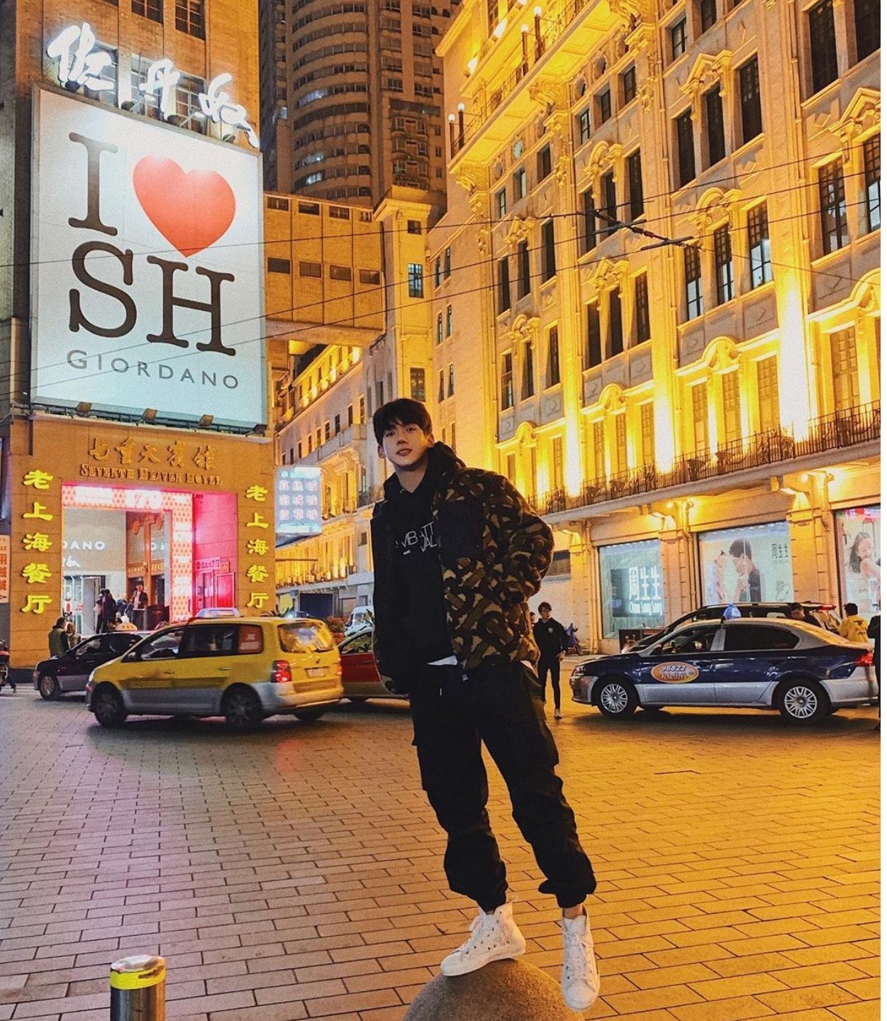 欧美肌肉型男春季穿搭,欧美肌肉型男紧身穿搭