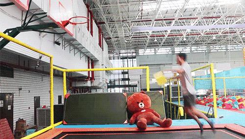 蹦床运动馆团购,阜阳人人汇运动蹦床馆