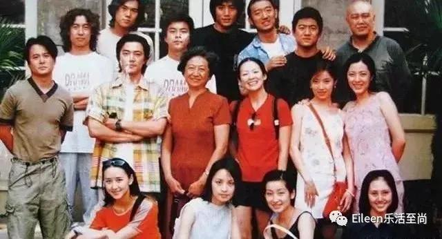 休夫复出，44岁爆红，宝藏姐姐中年叛逆记