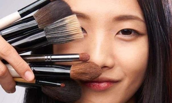 脱妆再也不怕尴尬，名门泽佳教你4种快速补妆方法，一天都美美哒