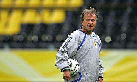 贝利退役后重新复出,从罗纳尔多到梅西