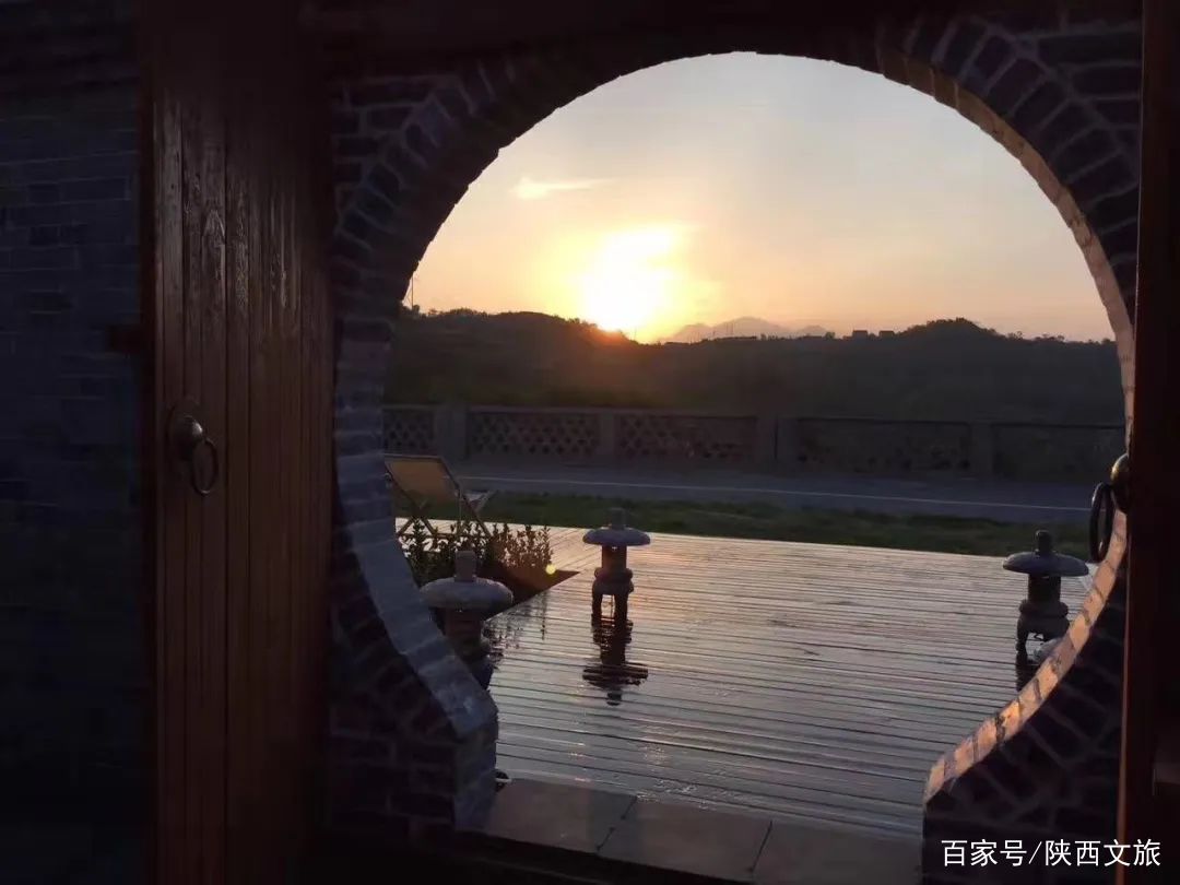 金秋九月旅游,西安白鹿原一日游的绝佳去处