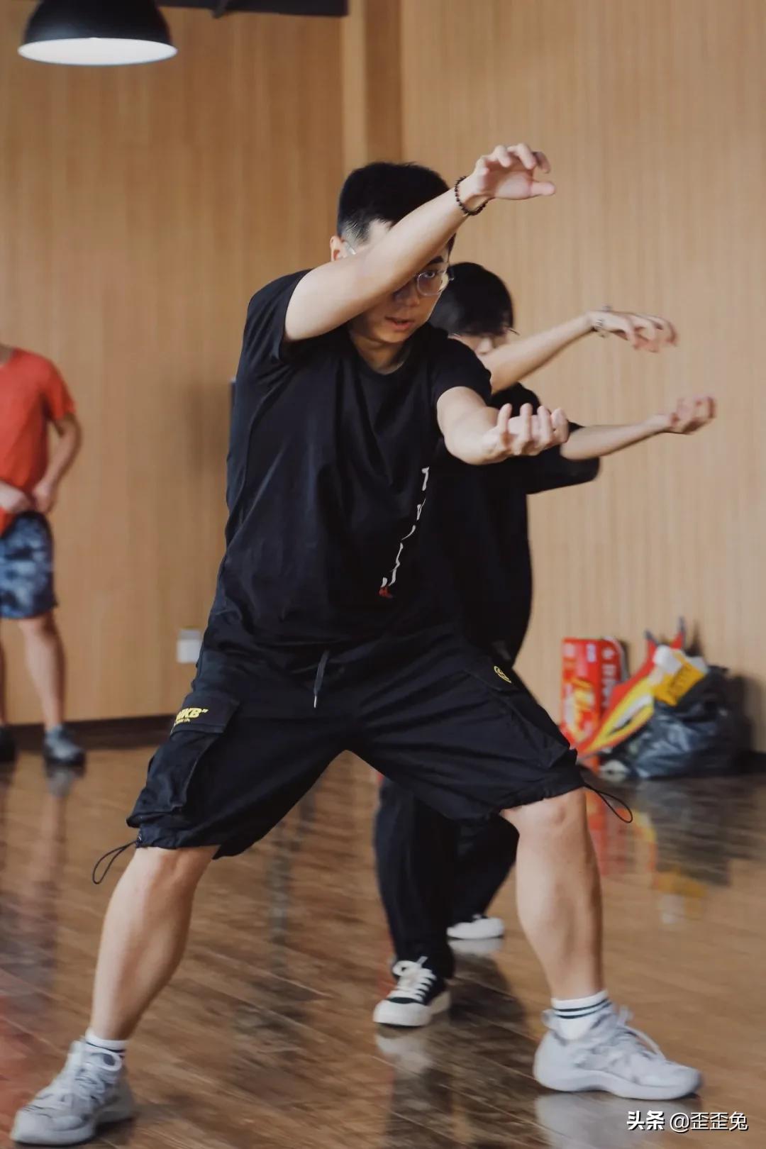 歪歪兔迷幻岛大冒险,歪歪兔儿童剧