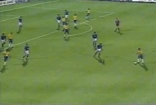 “地球人大战外星人”，黄蓝大战的巅峰对决，世界足坛的经典战役