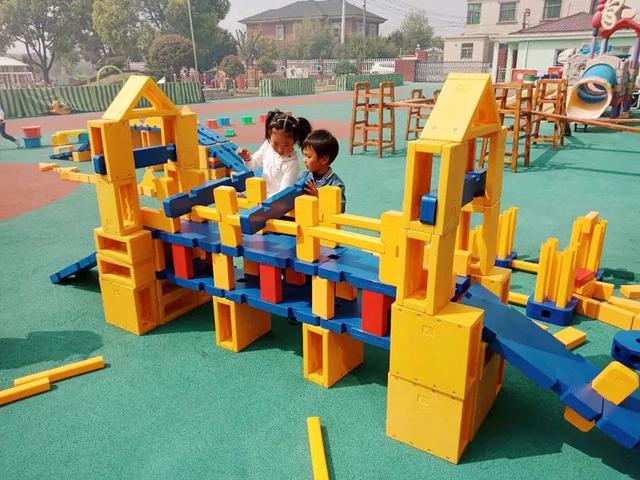 小小的船儿原文朗读,小小的船儿朗读