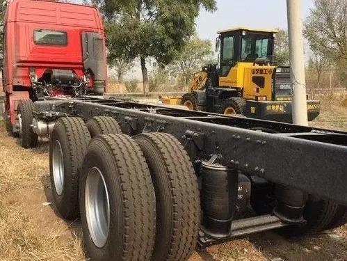 18款解放jh6500马力牵引车怎么样,解放j7对比欧曼est汕德卡旗舰高栏