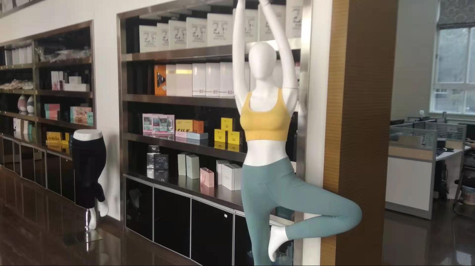 京东和谷饶内衣产业园签约啦！不仅要设立潮汕馆网上商铺，还要成立运营中心......