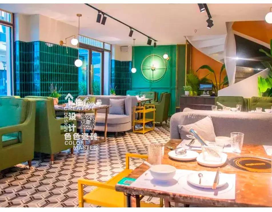 千篇一律，不如个性有趣，他们都选择了定制自己的专属瓷砖