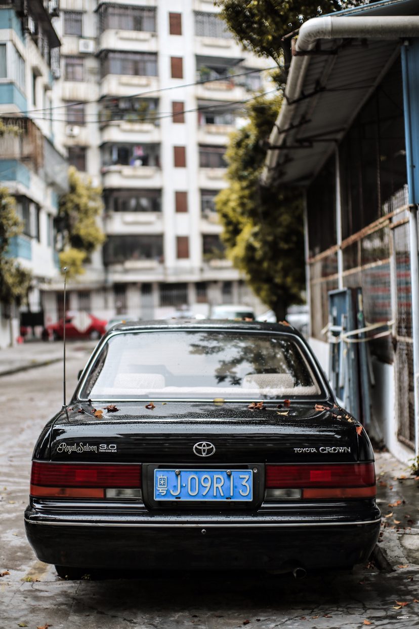 2018款丰田皇冠改装,丰田皇冠3.0老款内饰