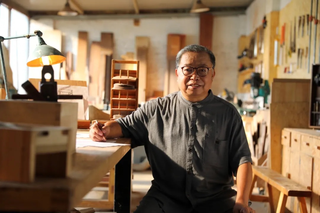 他64岁走红海外，凭传统木艺圈粉百万，今有新计划