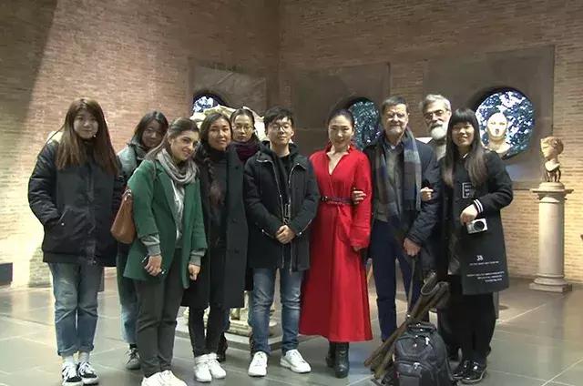 无锡市湖滨中学风采：校友作品被梵蒂冈博物馆收藏