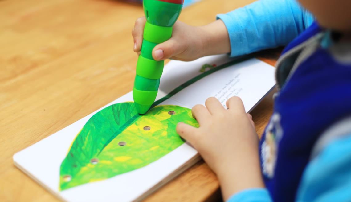 儿童英语学习点读笔如何选择,毛毛虫点读笔适合小孩学英语吗