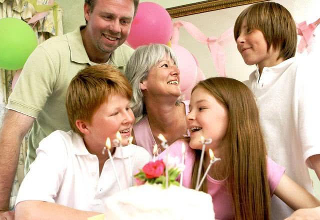 学习家庭教育改善亲子关系,家庭教育更好的方式是亲子沟通