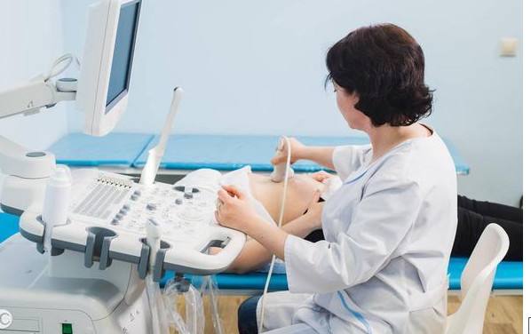 孕妇侧睡压到肚子有事吗,孕妇侧睡宝宝动得厉害怎么回事