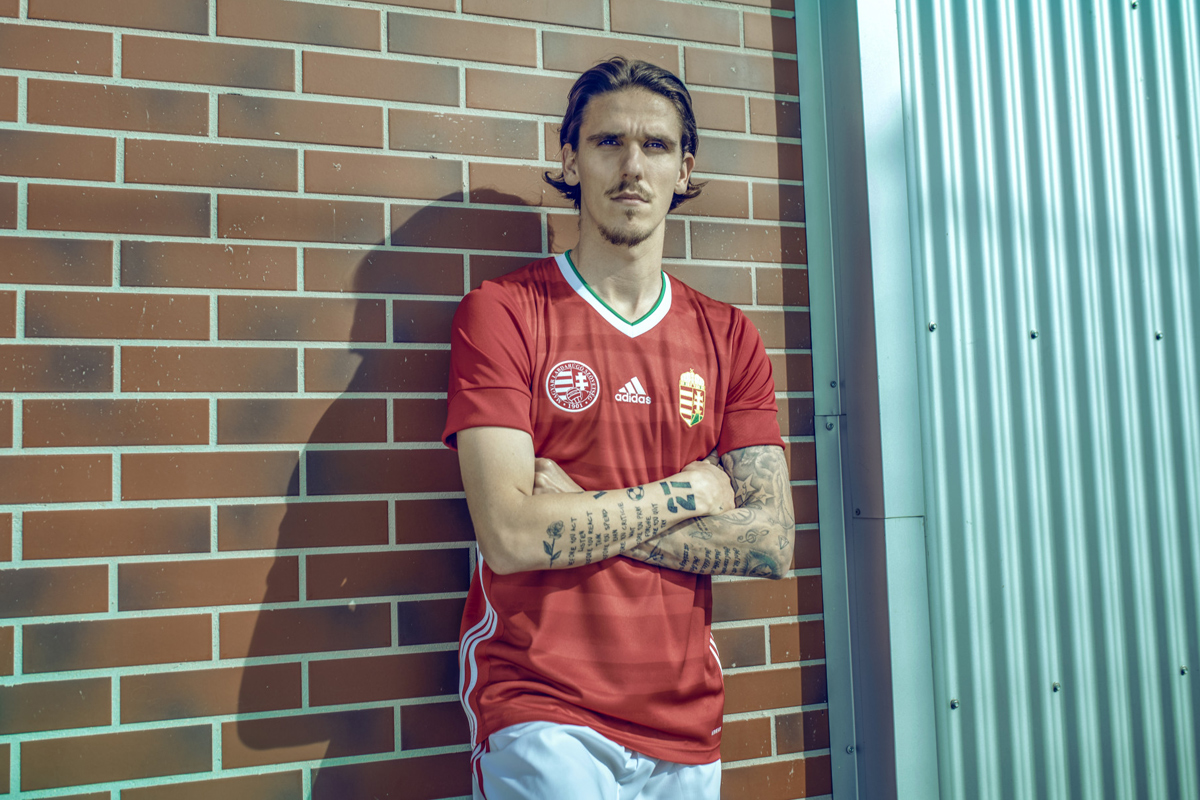 阿根廷意大利队,阿根廷美洲杯迷彩球衣