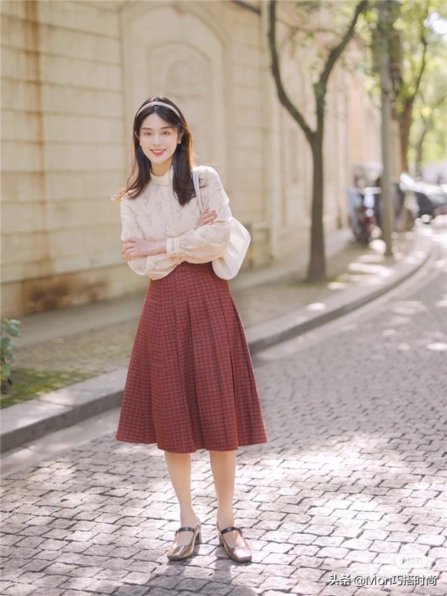 微胖女孩该如何穿？夏日必备一条“A字长裙”，遮肉显高它都擅长