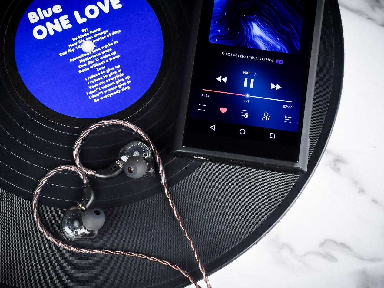 飞傲fh5s耳机评测,三频均衡人声飞傲fh3圈铁耳机评测