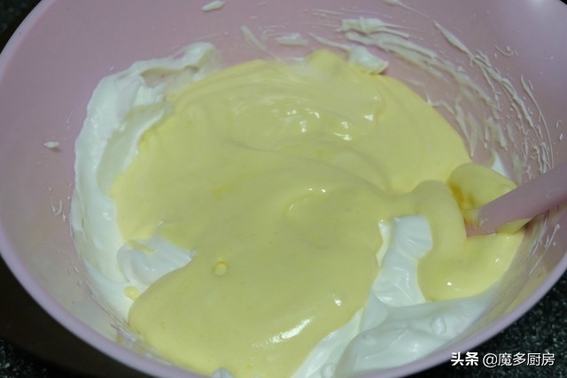 不用面粉做蛋糕只用鸡蛋和牛奶,低糖蛋糕的做法烤箱