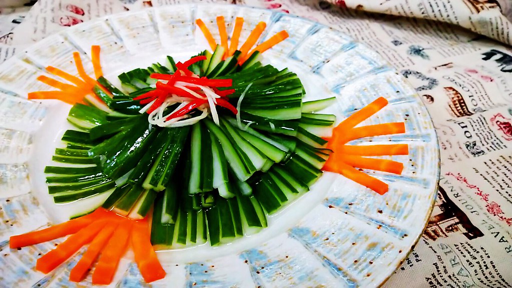 凉拌黄瓜时，切完记住别直接拌！多加1步，黄瓜又香又脆，超入味