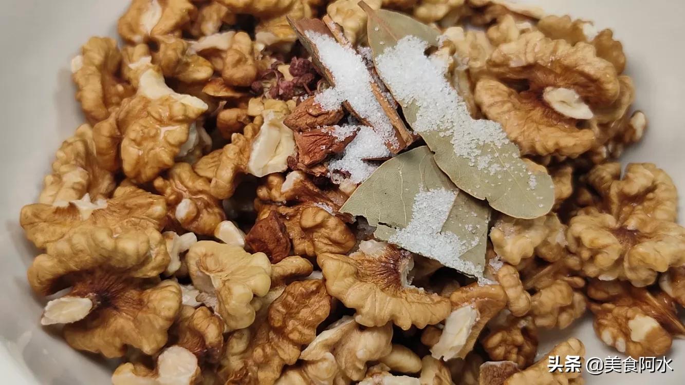 核桃和芝麻在一起怎么做好吃,核桃怎么做好吃椒盐