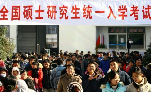 考研初试成绩公布后要联系导师吗,考研成绩公布后必须要联系导师吗