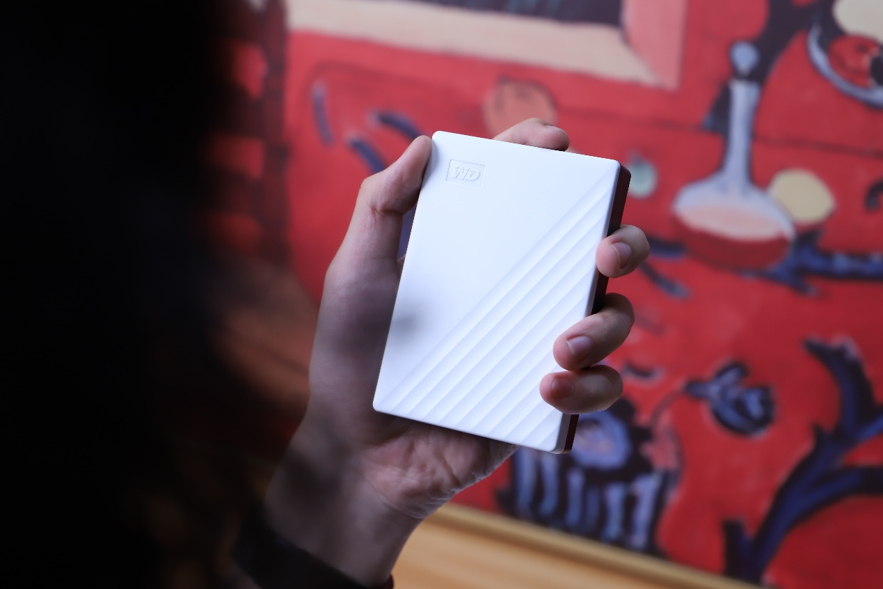 西部数据wd1tbusb3.0移动硬盘评测,西部数据机械移动硬盘随行版评测