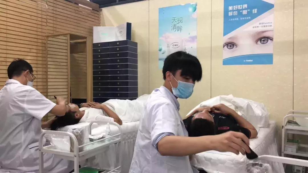 熬夜看球的感受和体验,熬夜看球的朋友们