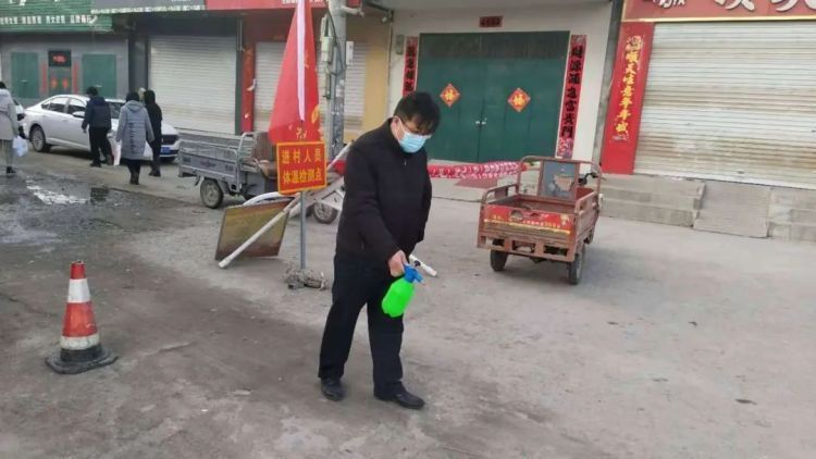 感动疫情英雄人物事件视频,疫情期间十个感动人物事迹