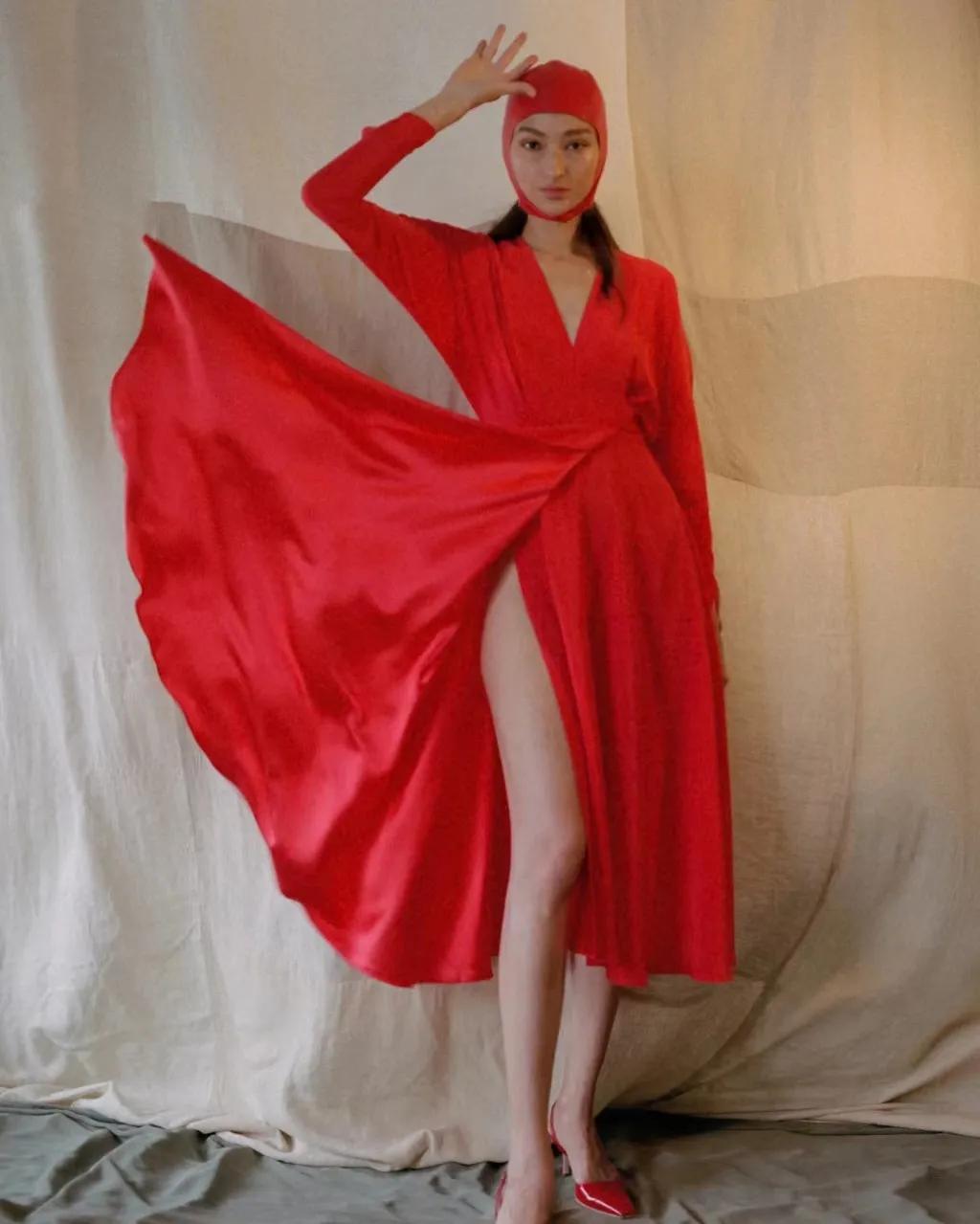 美到犯规的春装,2022春夏潘通发布流行色