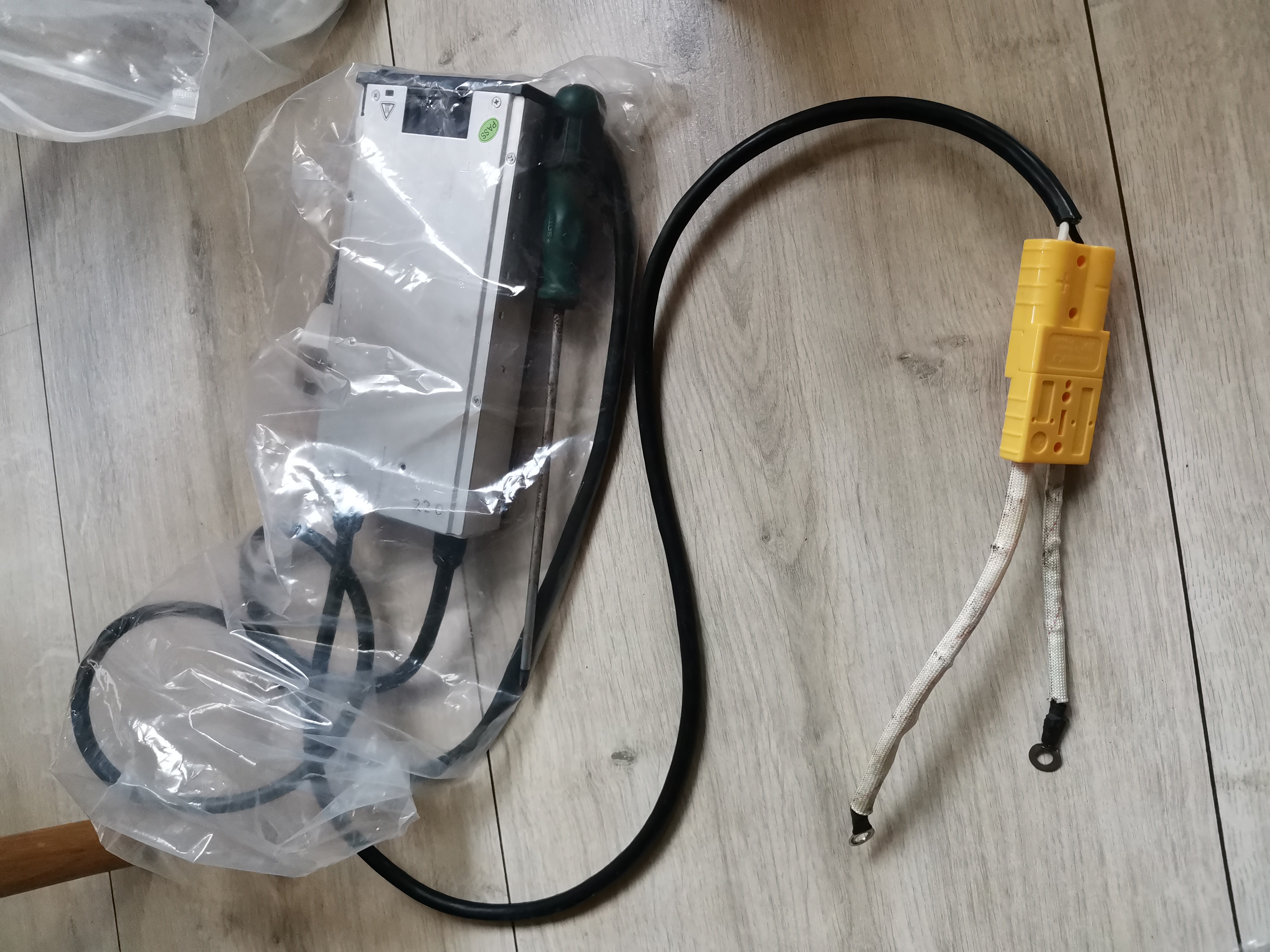 磷酸铁锂做三轮车电池,给电动三轮做一个磷酸铁锂电池