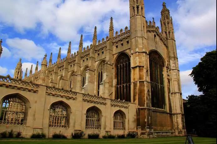 留学生一定碰到过以下问题：好想知道都是怎么回答的？