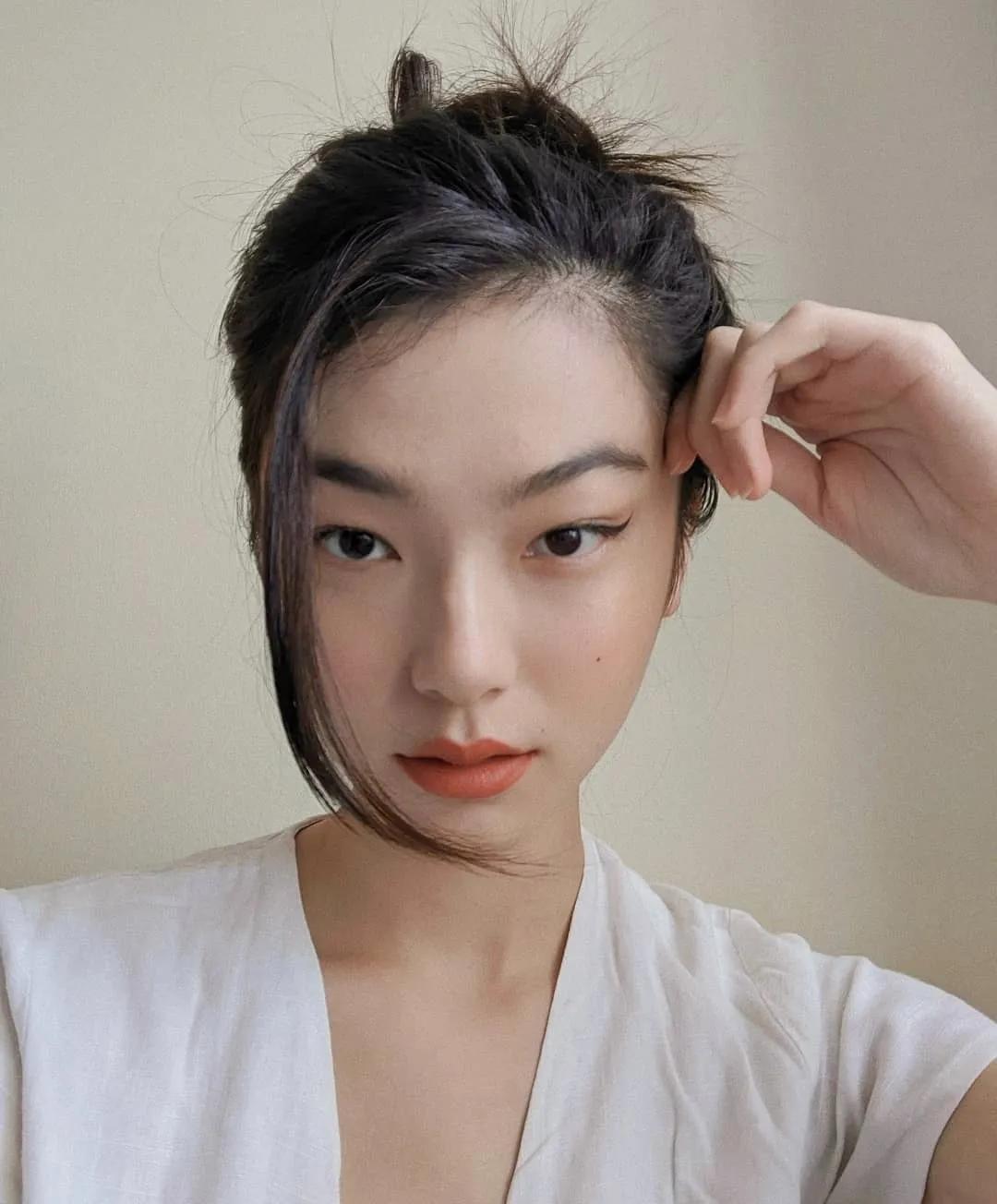 柜姐怎样化妆的,柜姐可以帮忙化妆吗