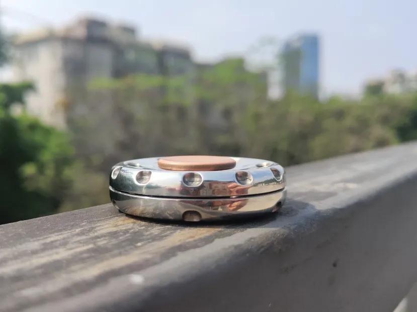 这个指尖陀螺不仅能转,还能啪啪啪?