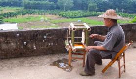 中国大爷手造神器被夸“鲁班再世”，外媒见识不一样的中国功夫