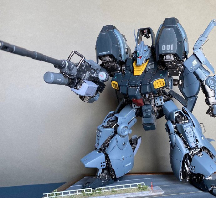 破碎机械感十足，拦截型迪杰改