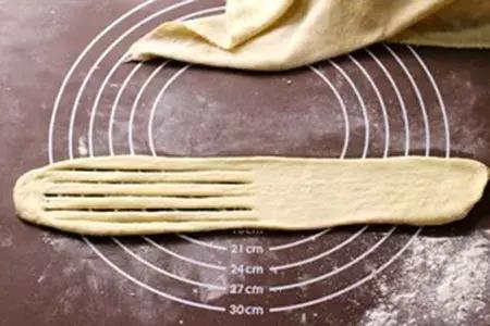 法式蒜香烤肠面包做法,丹麦烤肠面包做法