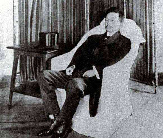 民国的两大总统：*贼国**袁世凯，国父孙中山，历史给出了怎样的抉择