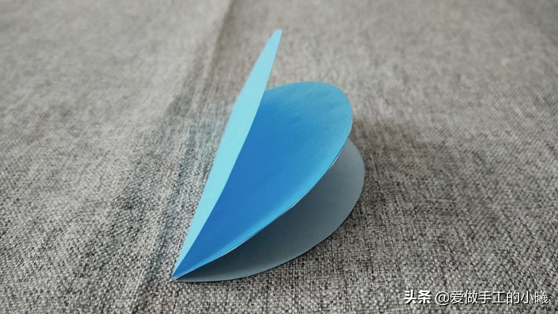 里面可以放蜡烛的灯笼折纸教程,一二三年级最简单手工灯笼折纸