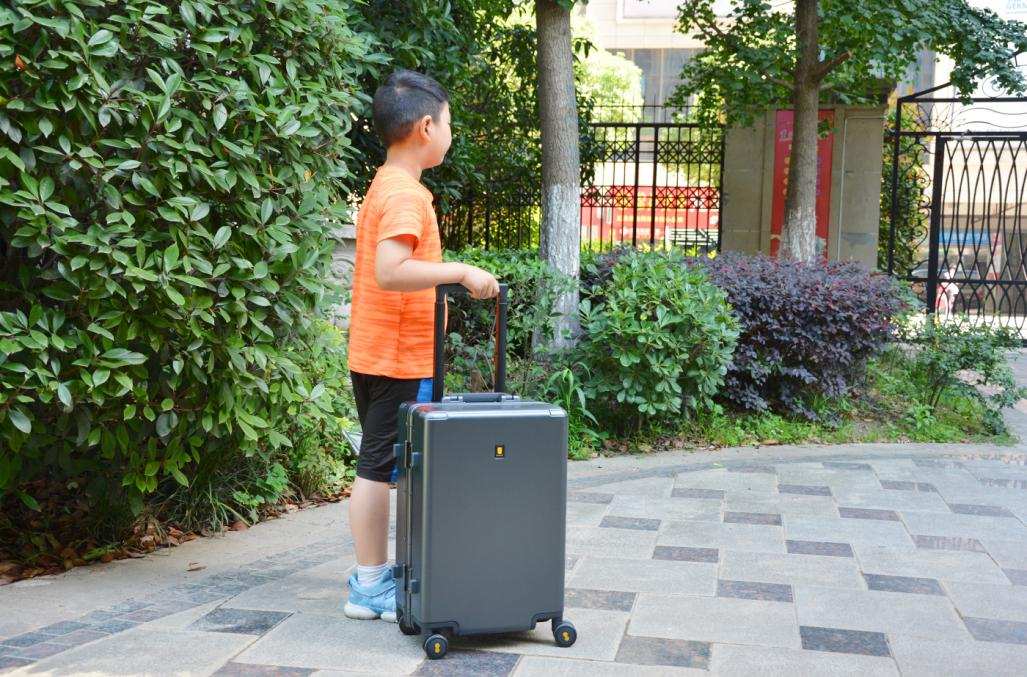 地平线8号旅行箱测试,地平线8号power旅行箱测评