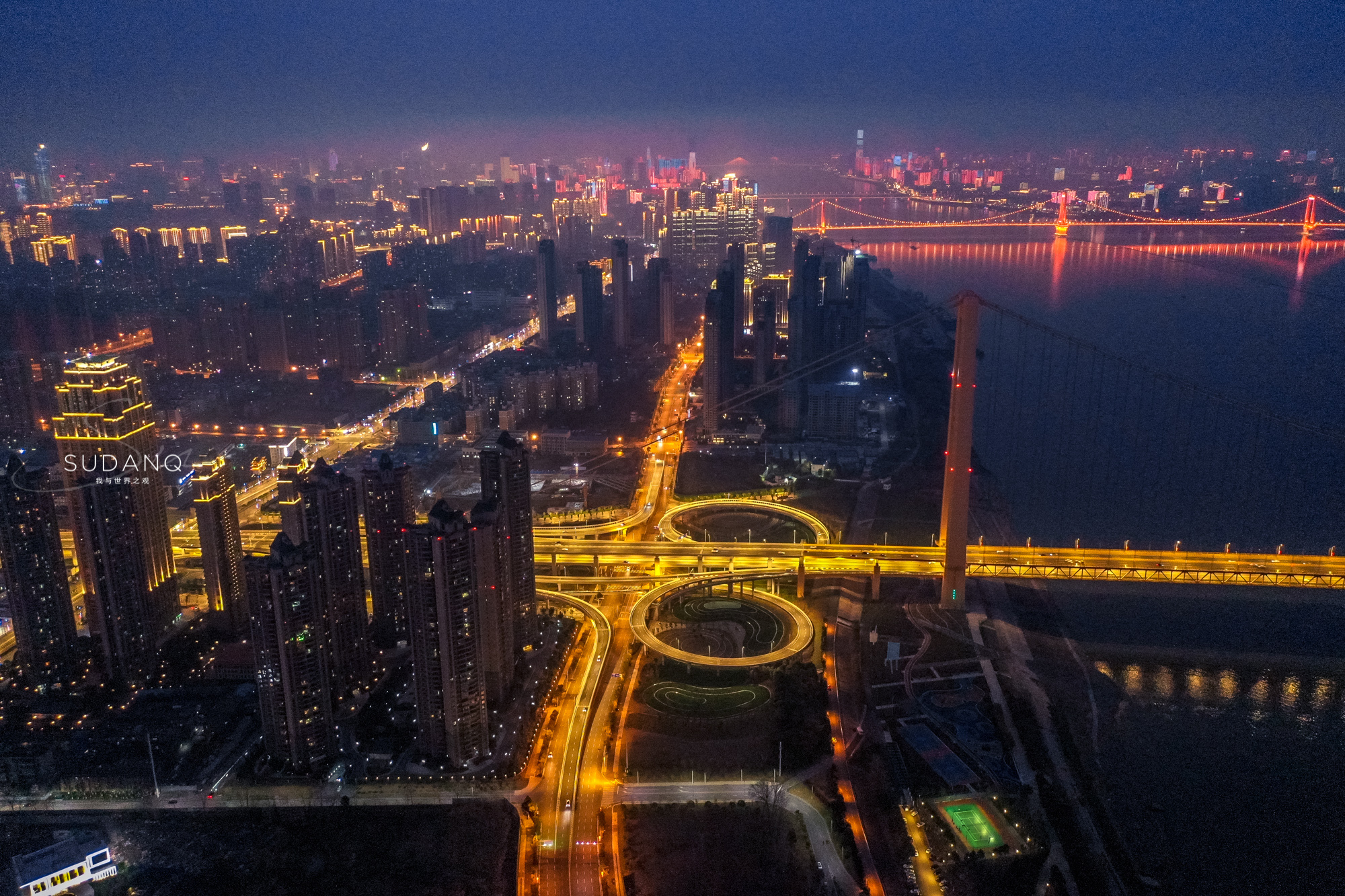 航拍全国第三的博览中心，面积相当于17个足球场，武汉人的骄傲