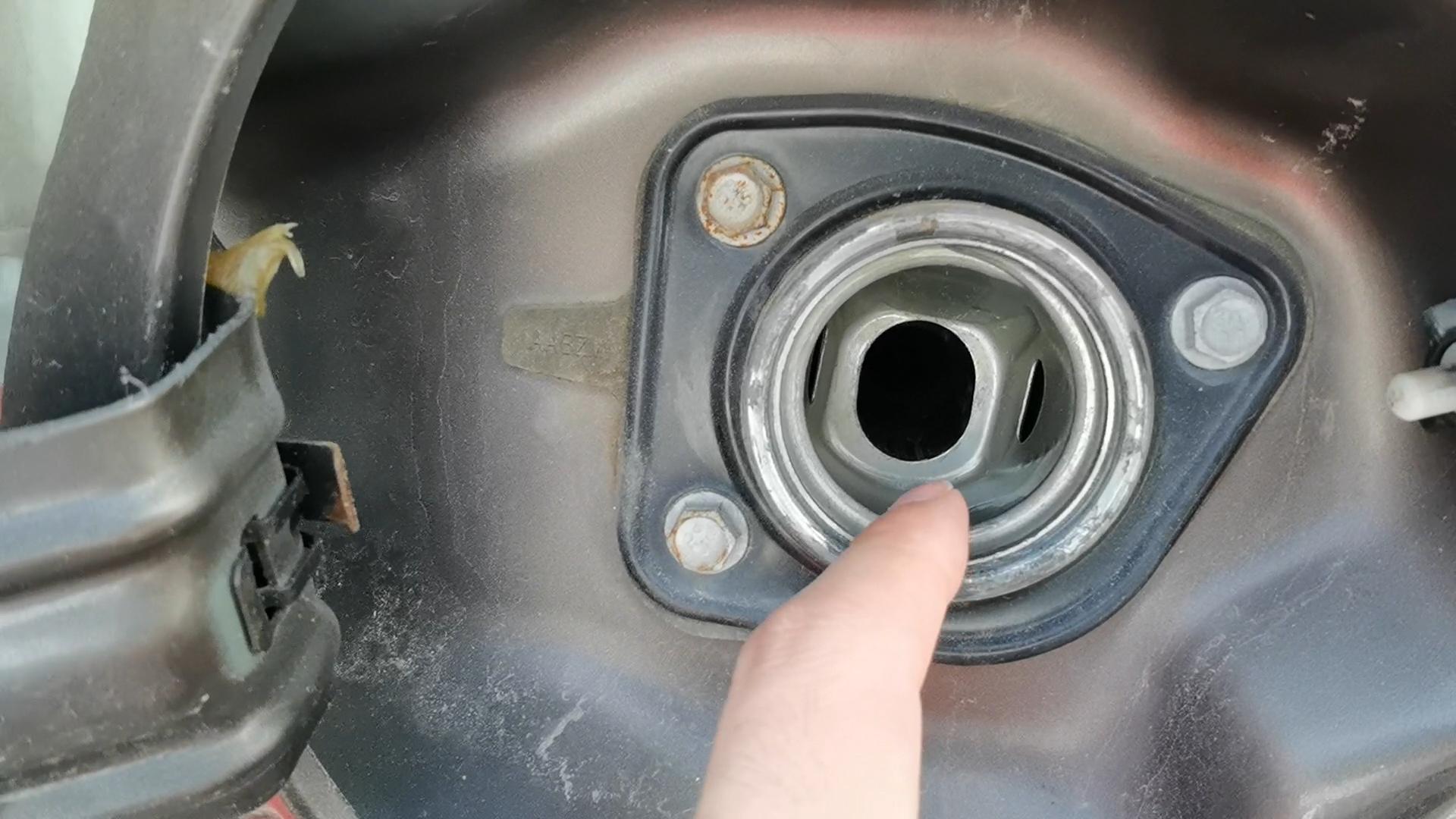 汽车油箱隐藏位置,汽车油箱上的小技巧有哪些