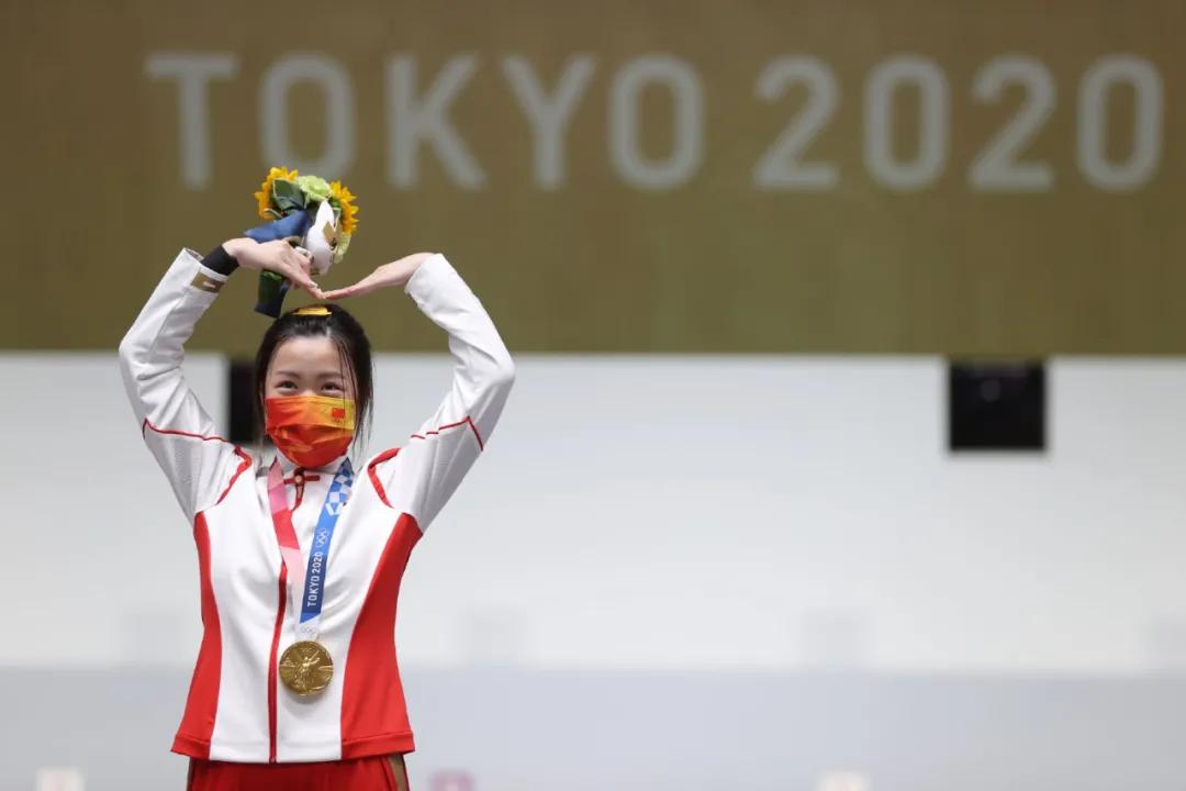 安踏慈善捐赠,安踏赞助东京奥运会中国队领奖服