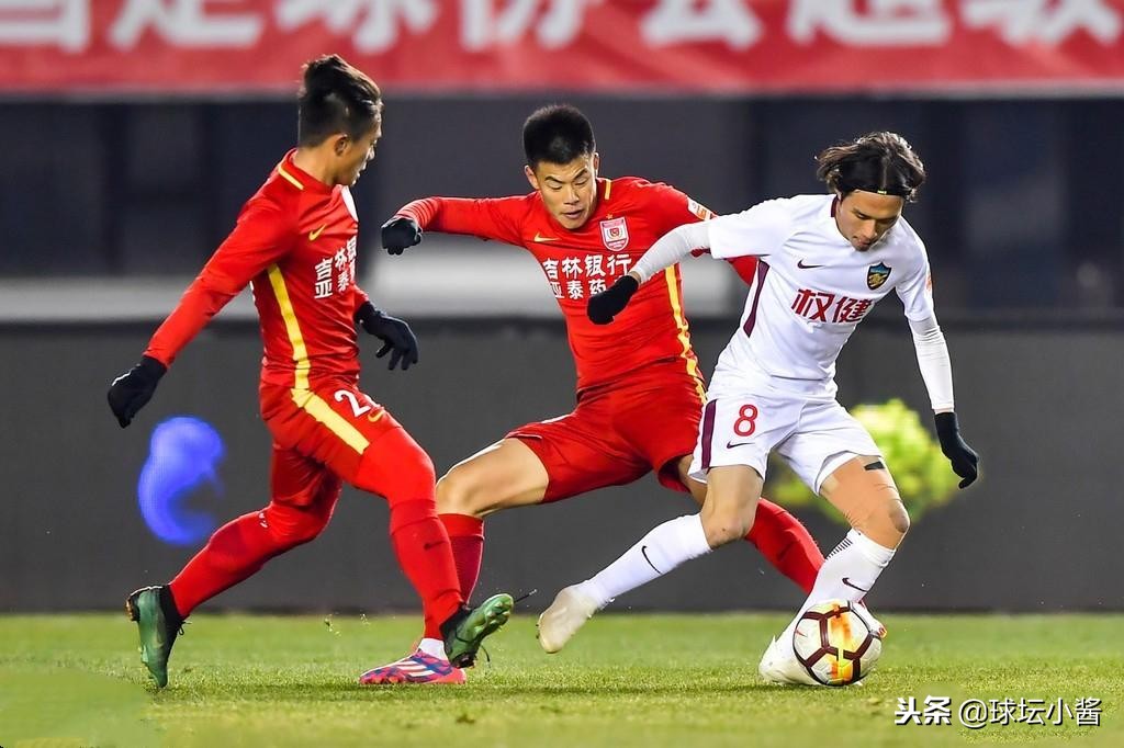 权健边路大腿赛季末爆发助队保级，保持状态他的作用不逊于帕托