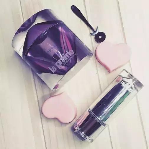 一支口红一百多一瓶粉底液,一支口红500