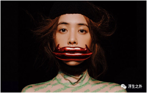 为什么被劈腿后越来越自卑,被劈腿的女孩的心理