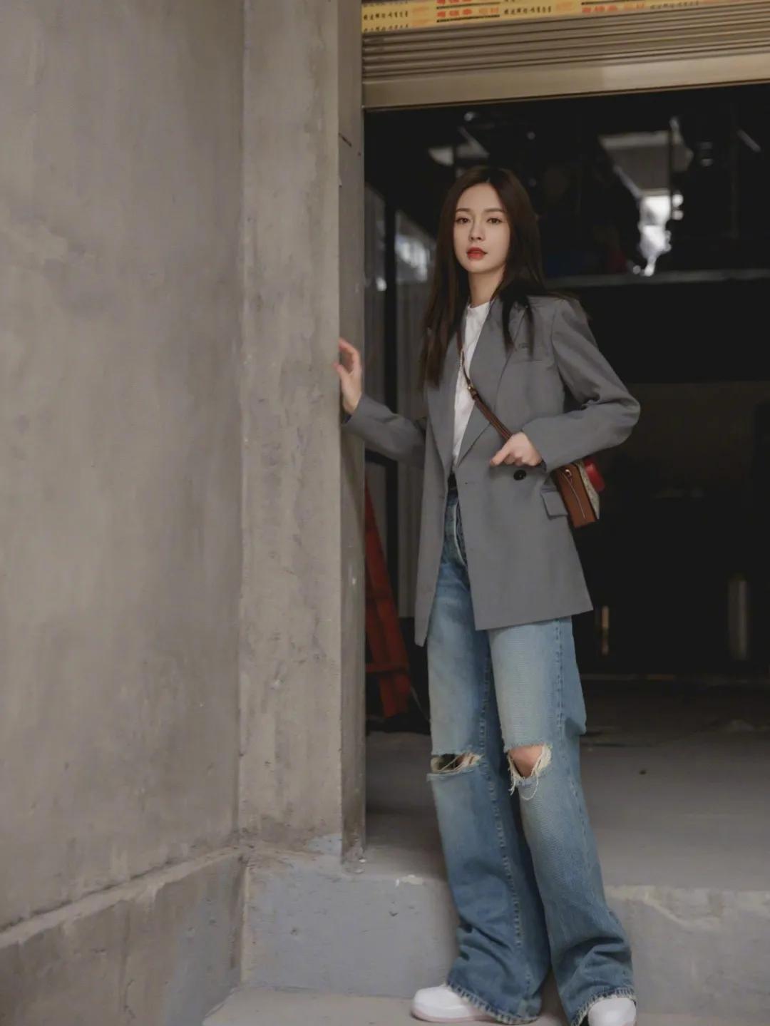 春季西装外套怎么穿出时髦感,西装外套最帅气的搭法春天必穿