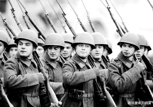 历史怪现象：拿破仑和希特勒为何都非要打苏联？里面有啥猫腻？