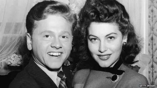 靠身体上位，用美色逼*夫情**离婚：艾娃·加德纳的私生活，太乱了