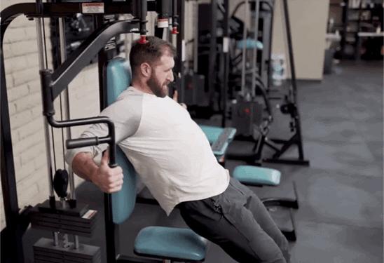 强化胸部肌肉的训练方法,训练胸肌中下部的动作